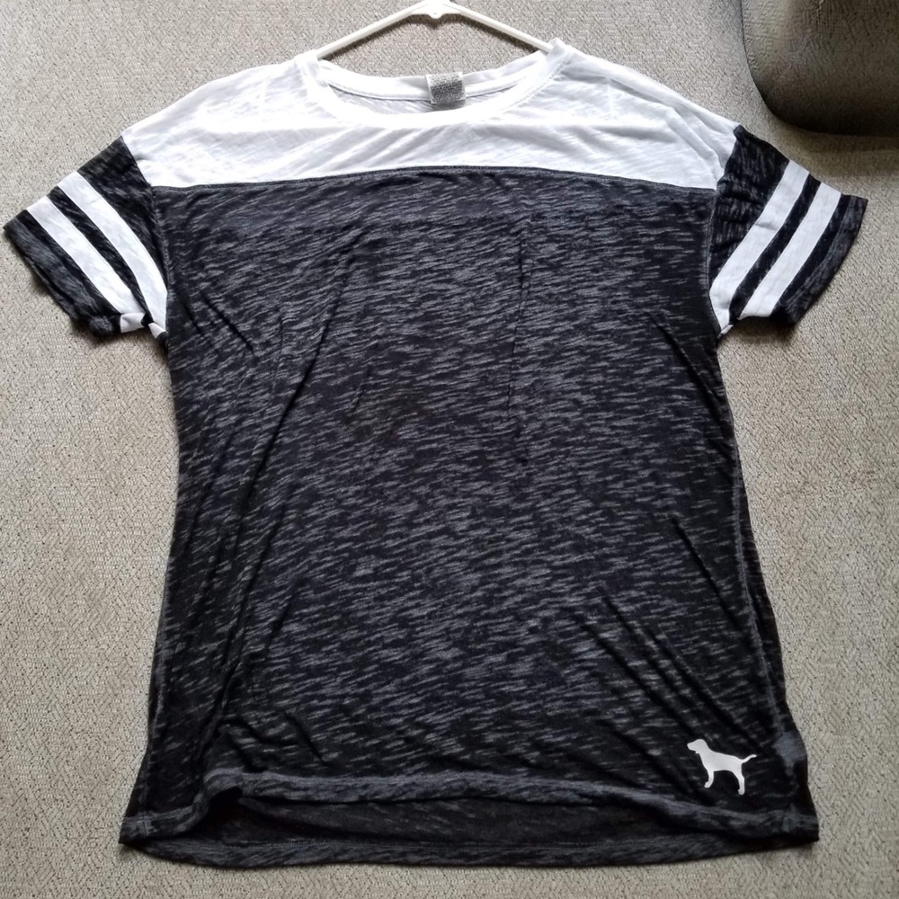 XS Victoria’s Secret PINK t-shirt